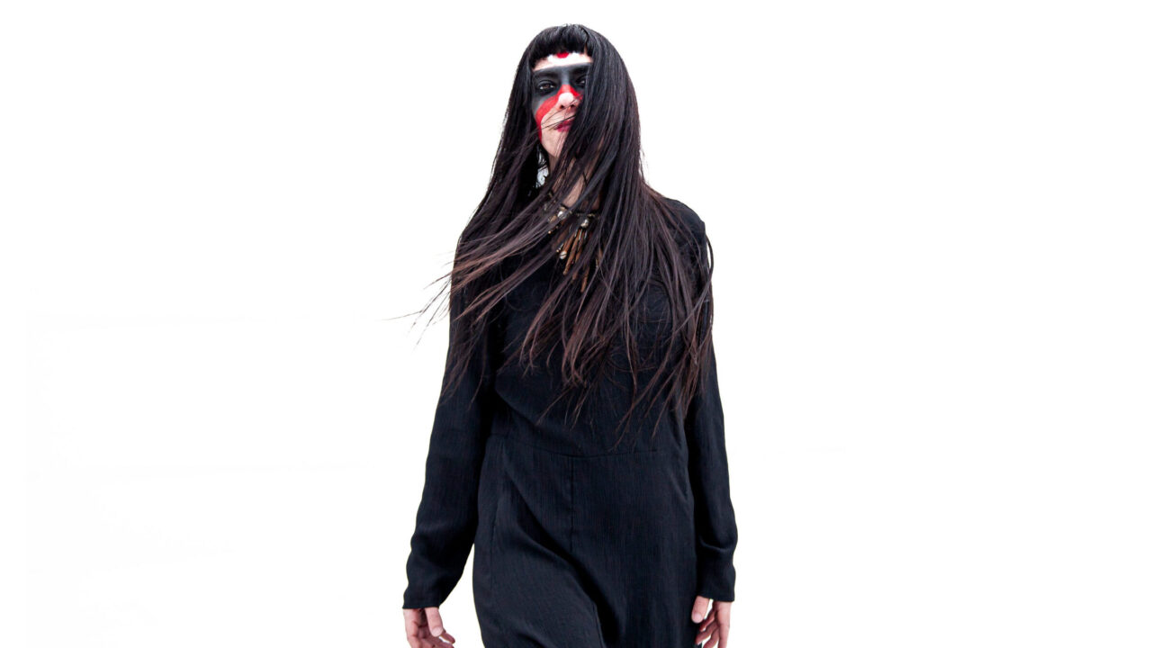 LILI REFRAIN Featured Image