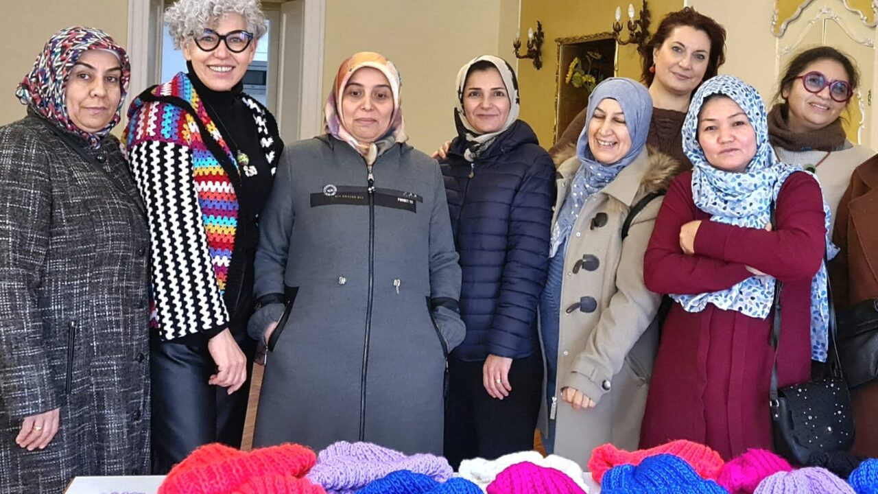 LA STOFFA DELLE RELAZIONI Featured Image