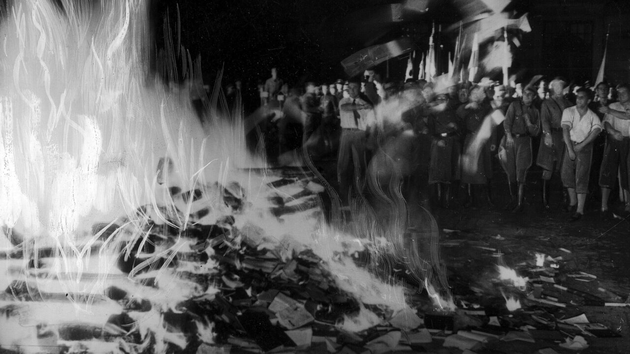 LIBRI BRUCIATI Featured Image