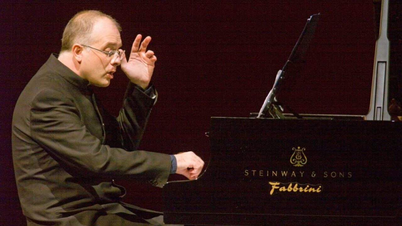 EMANUELE ARCIULI Featured Image