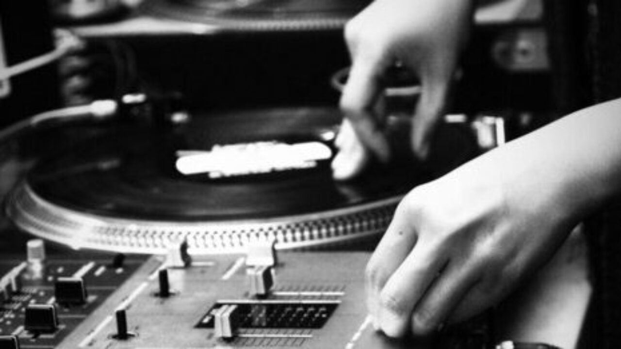 MIXING IN VINILE Featured Image